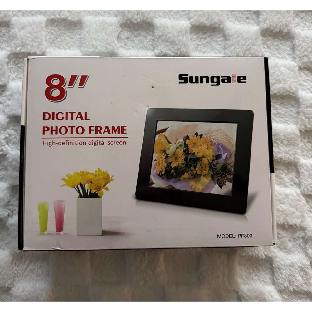Sungale 8" Digital Hi Resolution Photo Frame, Supports SD/SDHC- PF803 NEW